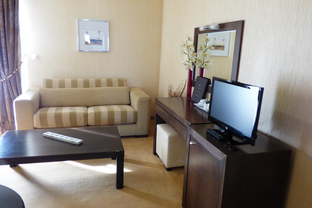 Ioannou Resort Ptolemaida Quarto foto